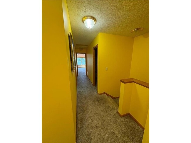 Building Photo - 10012 Iris Ln