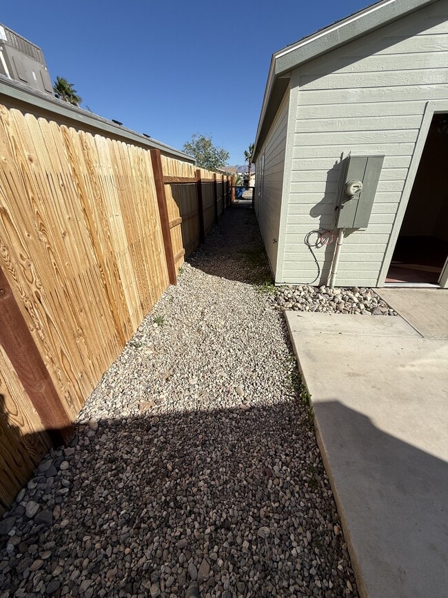 Building Photo - 1489 Church Dr