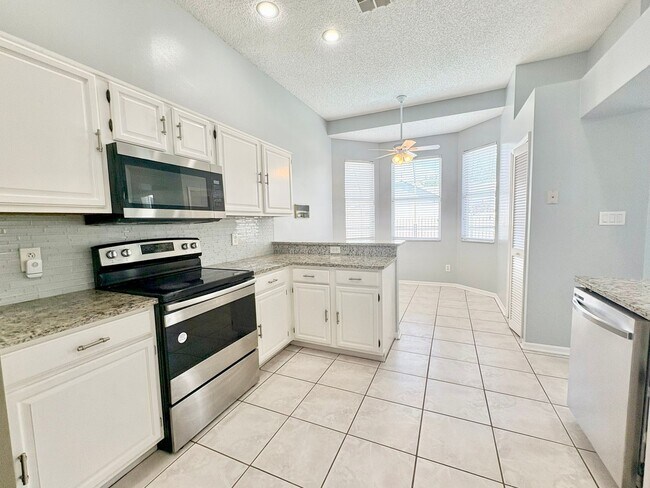 Building Photo - 4/3.5 Home at Eagle Lending