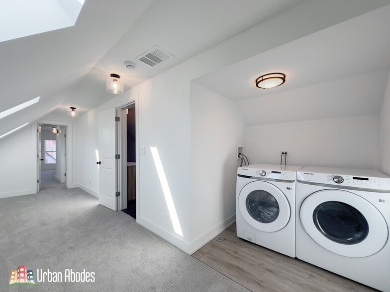 Building Photo - 2129 N Bingham St