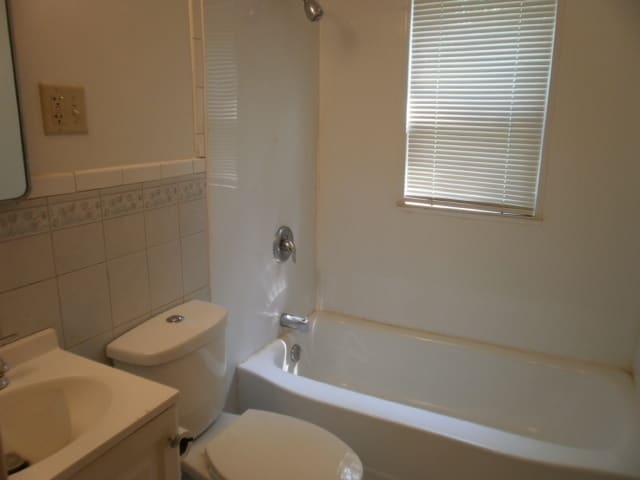 Building Photo - 141 Millview Ave