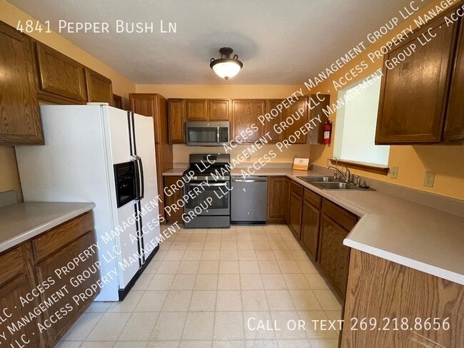 Building Photo - 4841 Pepper Bush Ln