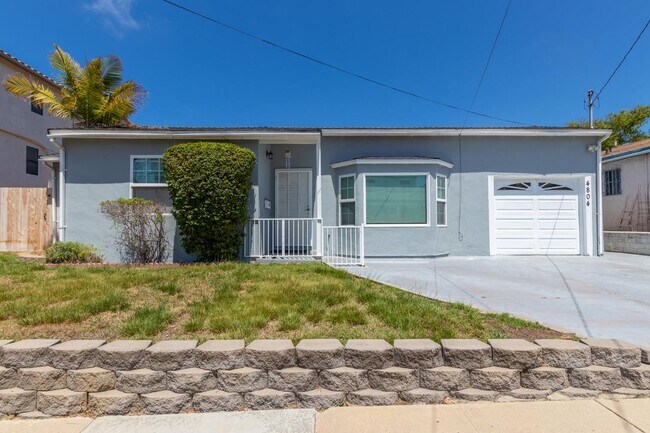 Building Photo - 4804 Iroquois Ave