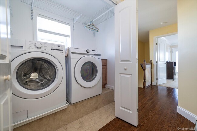 Building Photo - 105 Arizona Ave