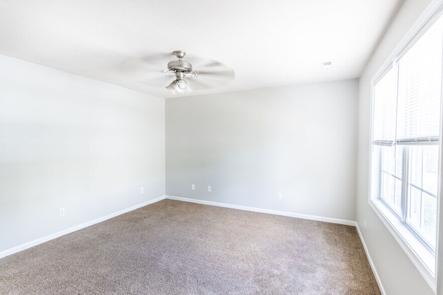 Building Photo - 1051 Blane Dr