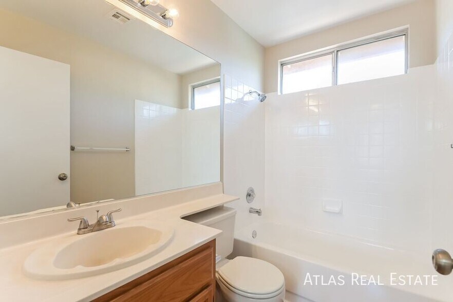 Building Photo - 959 Flapjack Dr