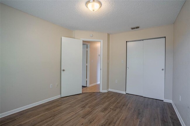 Building Photo - 748 Zella Ln