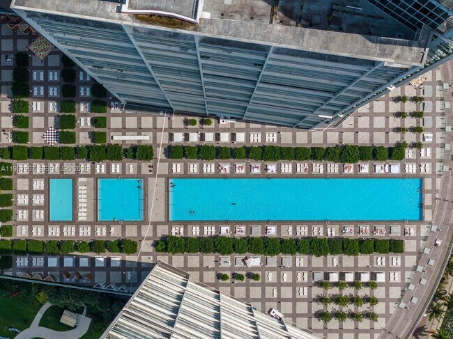 Building Photo - 465 Brickell Ave