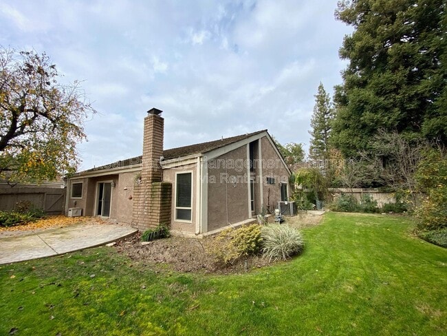 Building Photo - 6141 N West Ave