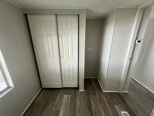 Building Photo - 133 Lakeside Garden Cir