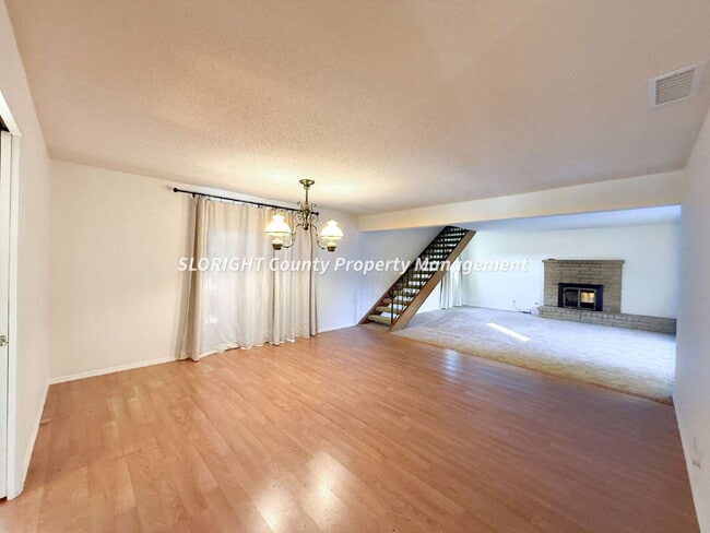 Building Photo - AVAILABLE DECEMBER - Spacious 4-Bed, 3-Bat...