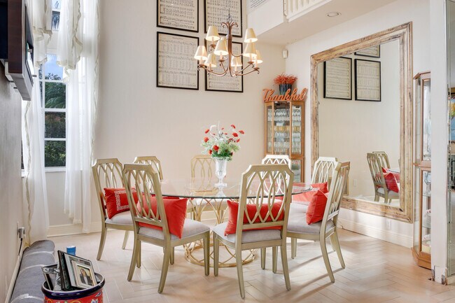 Building Photo - 2070 Chagall Cir