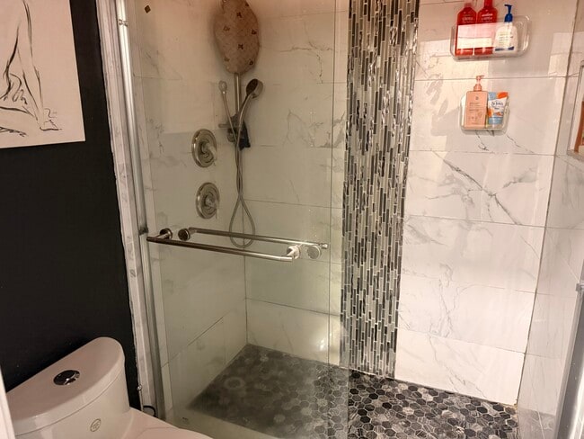 Building Photo - 5130 Elmhurst Rd