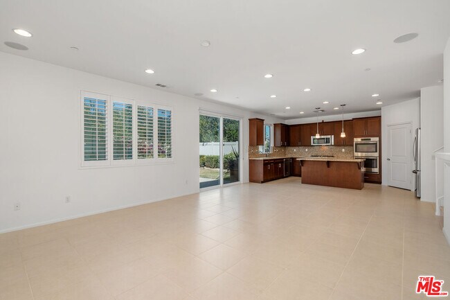 Building Photo - 17053 Cantlay St