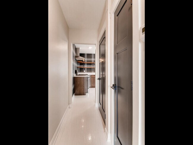 Building Photo - 4661 Cedar Ave S