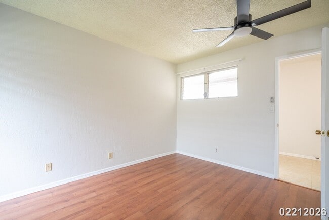 Building Photo - Available Now! 3 BD / 2 BA Carport parking Home in Mililani!