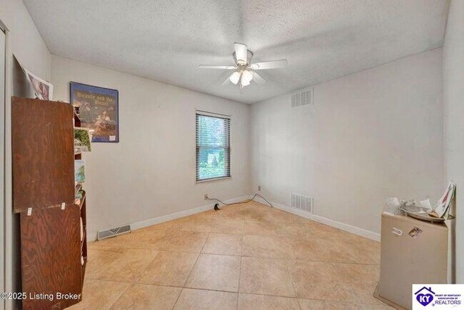 Building Photo - 809 Clifford Dr