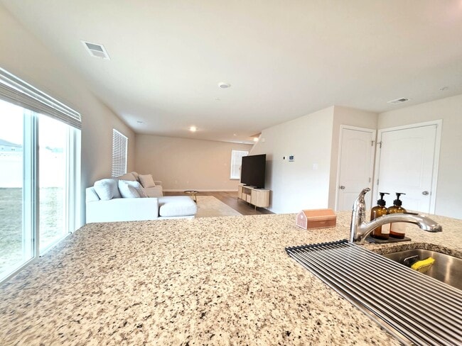 Building Photo - 1120 Wintermead Lp