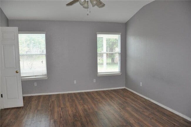 Building Photo - 10625 Royal Tara Cove