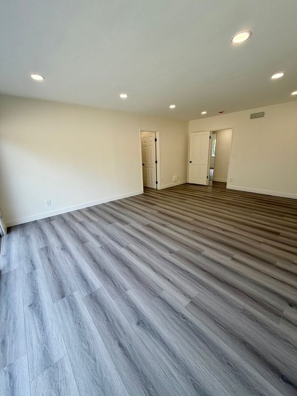 Building Photo - 5301 Dubois Ave