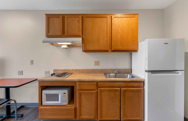 Building Photo - Furnished Studio-Provo - American Fork