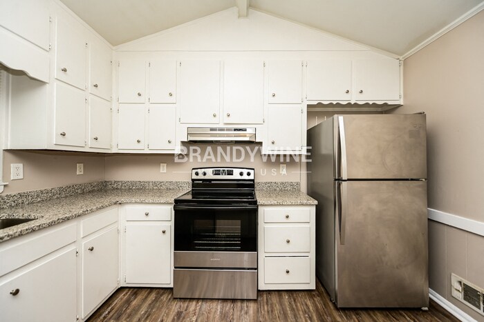 Building Photo - 5515 Scofield Rd