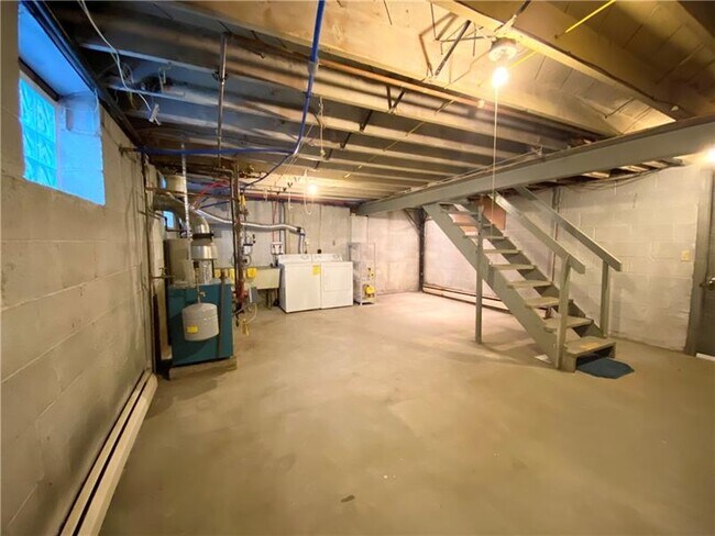 Building Photo - 307 Roup Ave