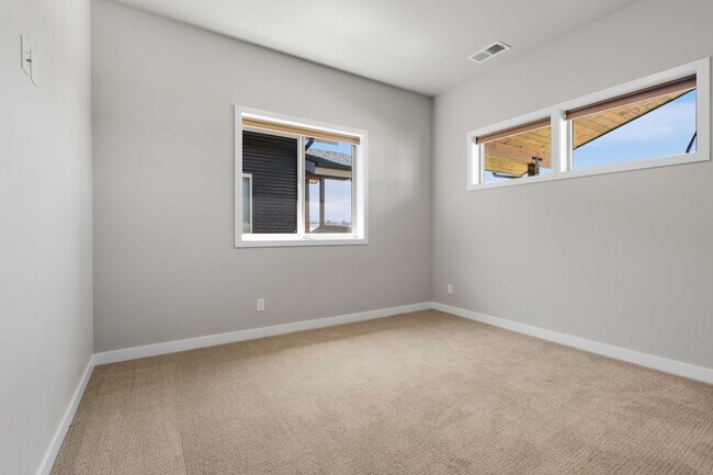 Building Photo - Exceptionally Maintained 3 Bedroom Home in Coeur d'Alene