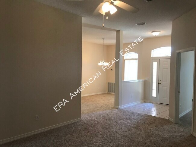 Building Photo - 2642 Hidden Creek Dr
