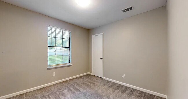 Building Photo - Hidden Gem in Lithonia!!