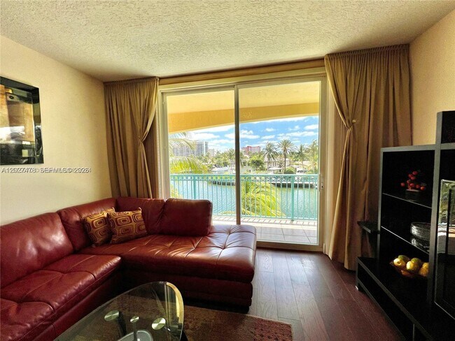 Building Photo - 201 Golden Isles Dr