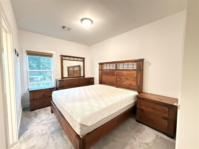 Building Photo - 9644 Habitat St