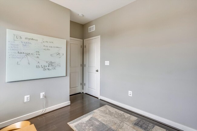 Building Photo - GREAT LOCATION!! Stunning 3BD/3.5BA luxury 4-level townhouse!