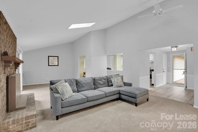 Building Photo - 2427 Studley Rd