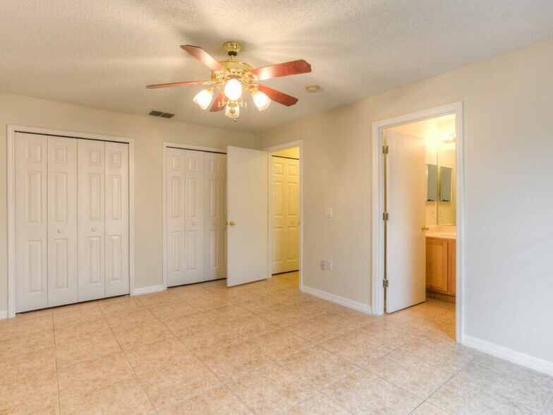 Building Photo - 2850 Afton Cir