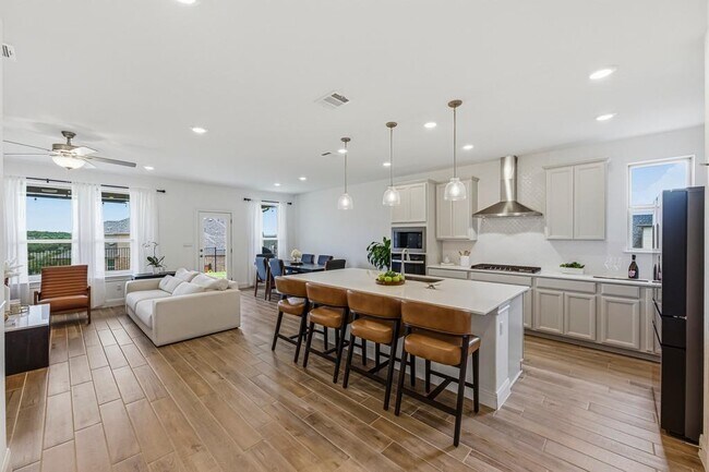Building Photo - 6700 Cliff Rose Dr