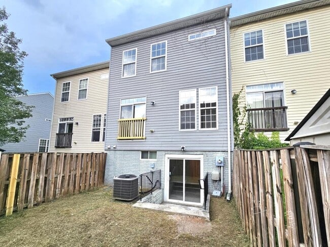 Building Photo - 15328 Elizabeth Burbage Loop