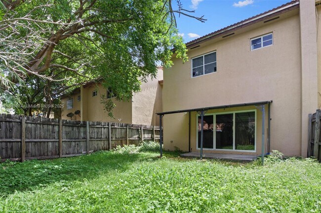 Building Photo - 980 SW 6th Pl