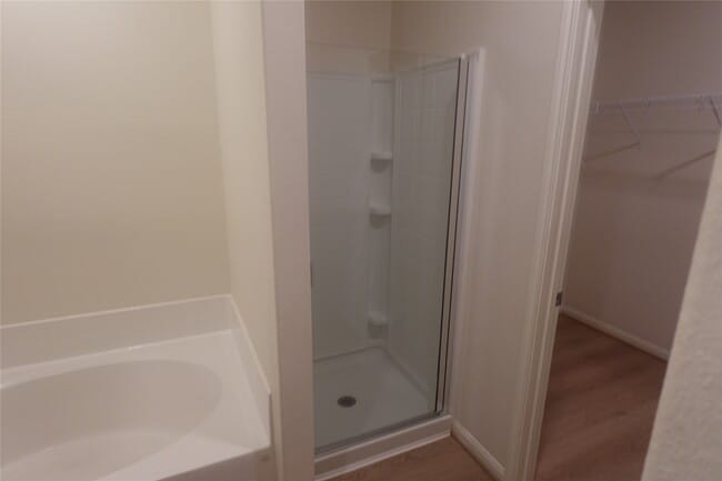 Building Photo - 300 Eastwood Flats Dr