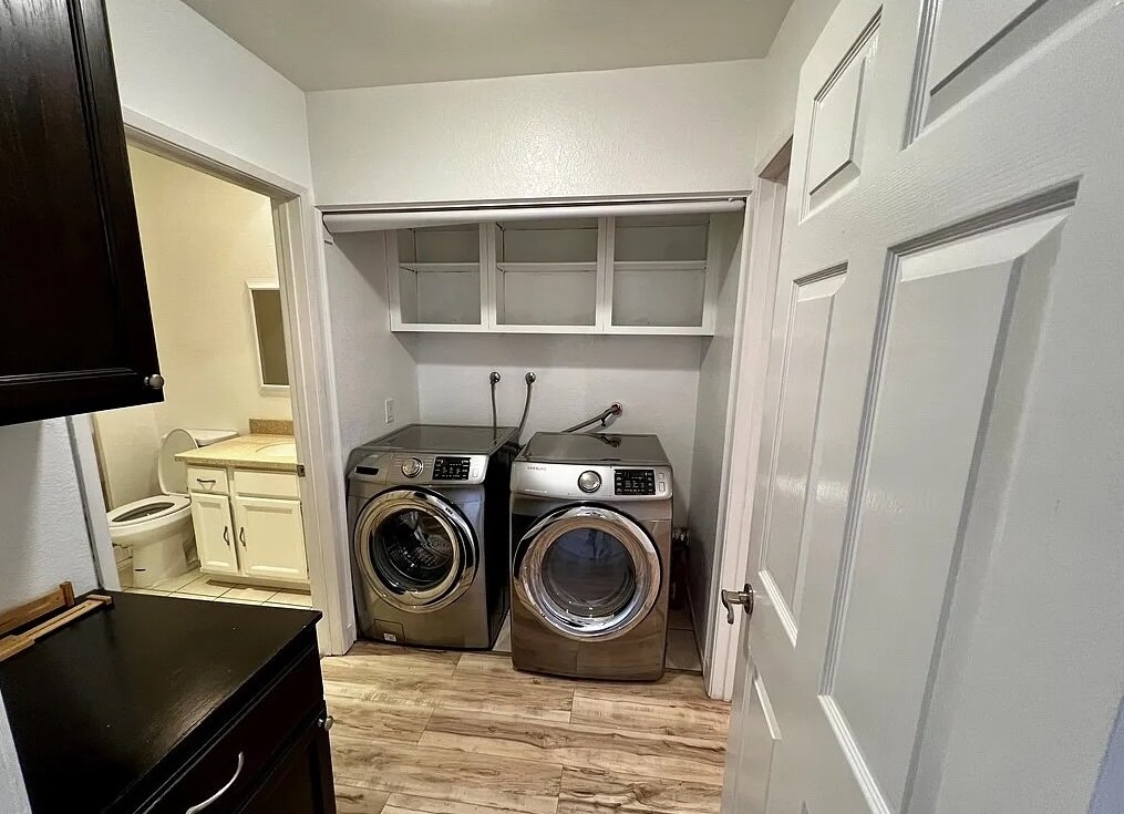 Laundry - 5420 Sylmar Ave