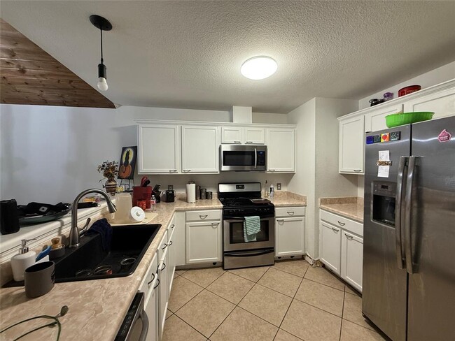 Building Photo - 501 Morning Dove Dr