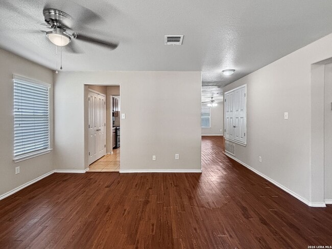 Building Photo - Elegant 3-bedroom, 2-bath single-story home located near FT Sam and Randolph AFB!