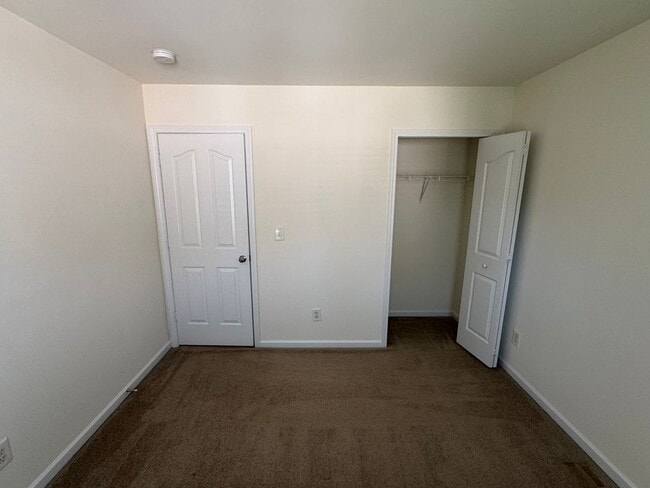 Building Photo - 6644 Sequoia Hills Dr