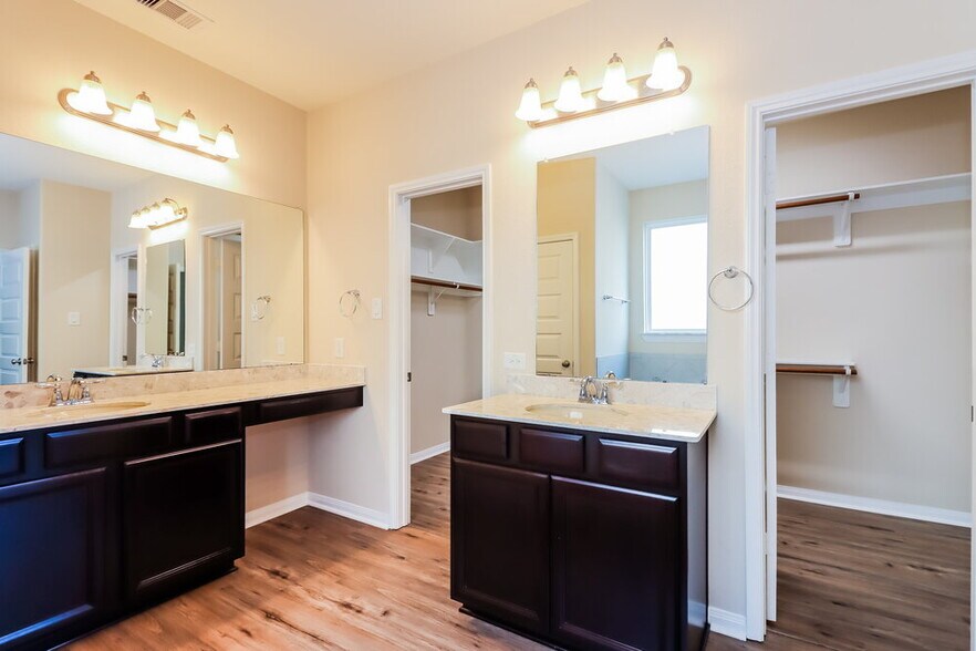 Building Photo - 6934 Jenny Lake Dr