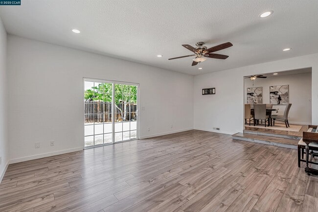 Building Photo - 2242 Westwood Ct