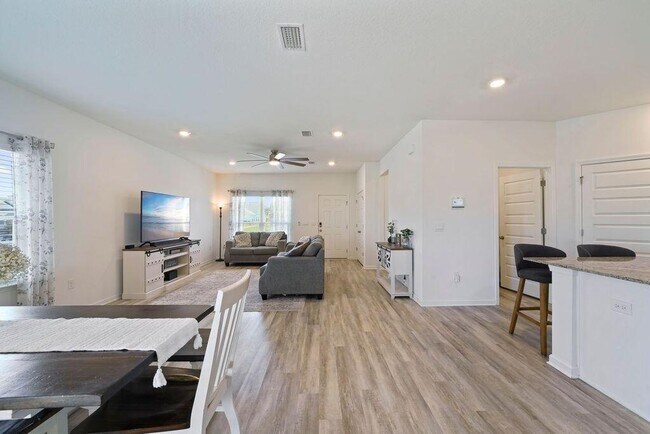 Building Photo - 51 Woodsorrel St