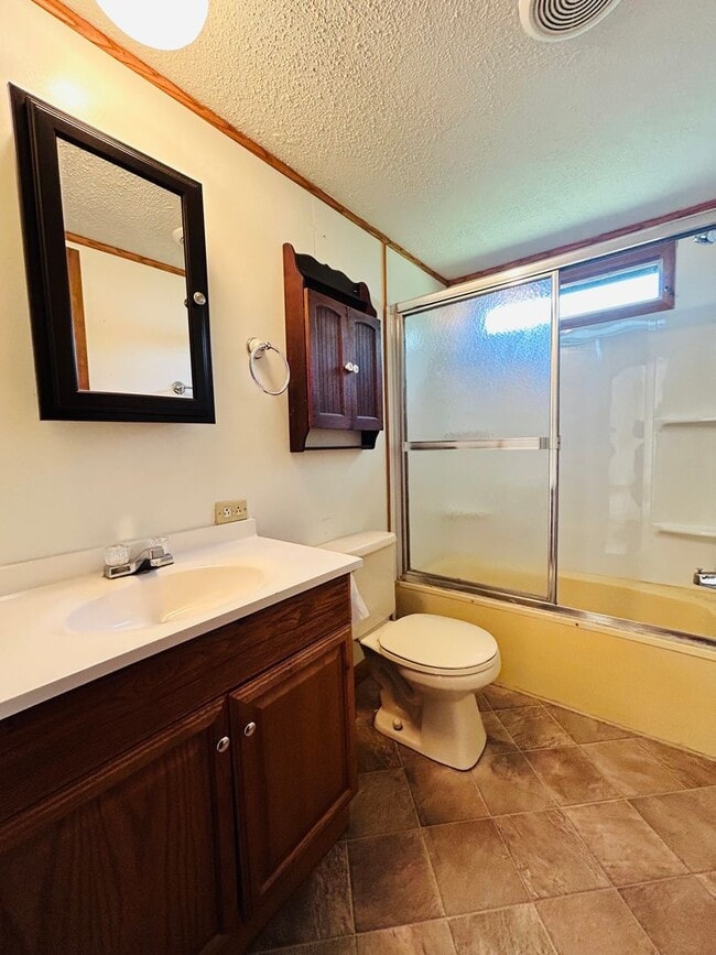 Building Photo - Country 3 Bed / 2 Bath Home for RENT