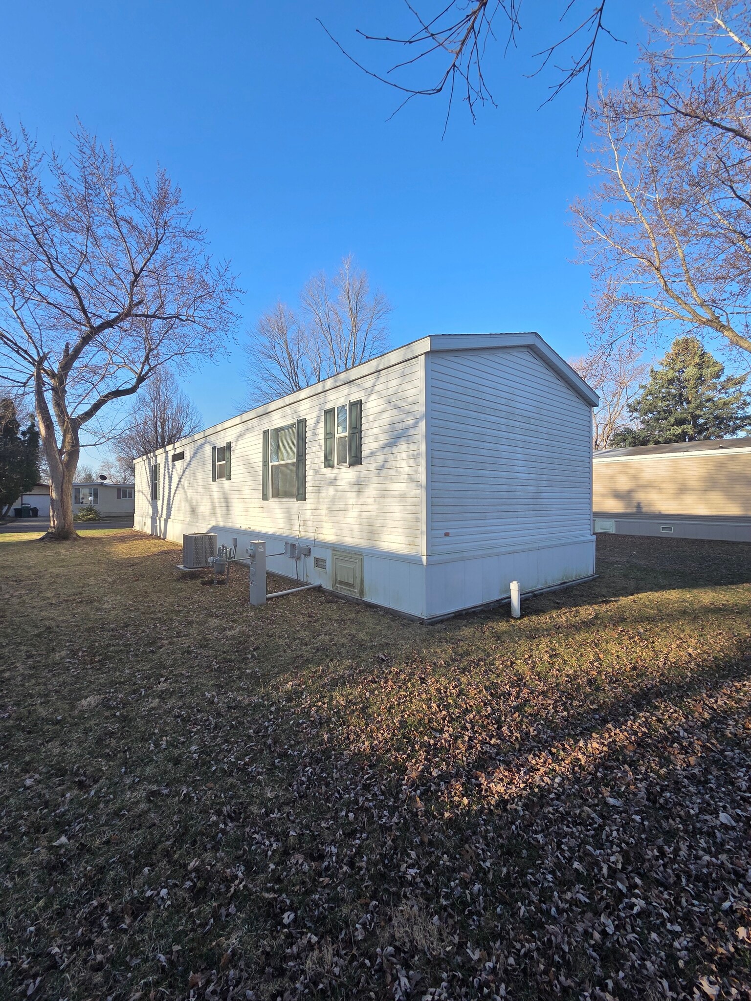 Building Photo - 103 Oak Ave