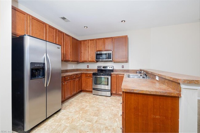 Building Photo - 5212 Nuthall Dr