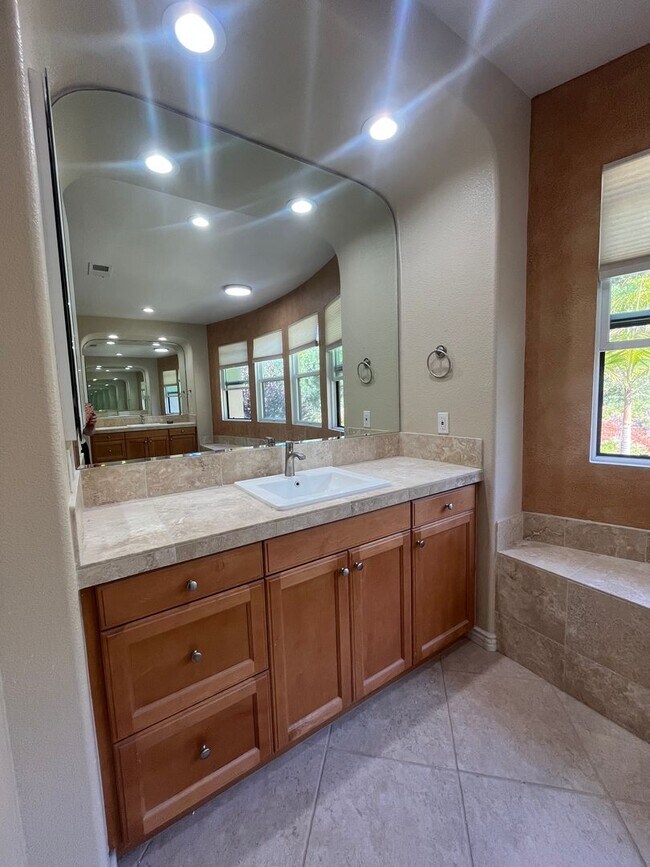 Building Photo - Elegant 5-Bedroom Carmel Valley Home with ...
